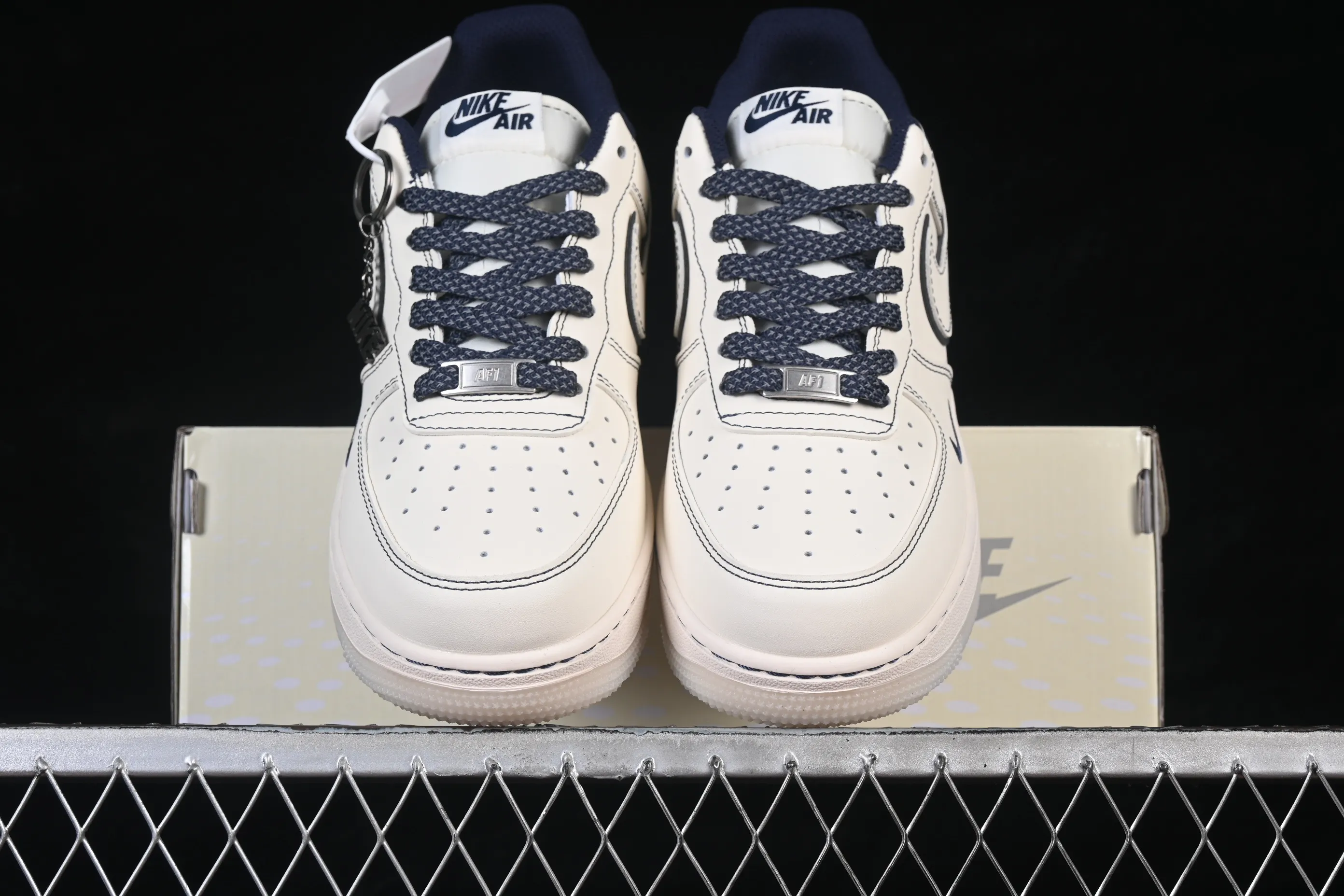 All Categories Nk Air Force 1 Air Force Series Nk Air Force 1 Low Air Force Low Nike Air Force 1'07 Low Bugs Bunny Dark Blue Air Force One Low Casual Shoes SM6668-131